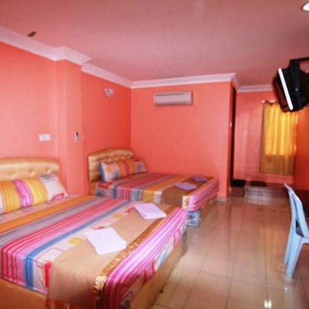 Sentosa Villa Hotel Кланг Экстерьер фото